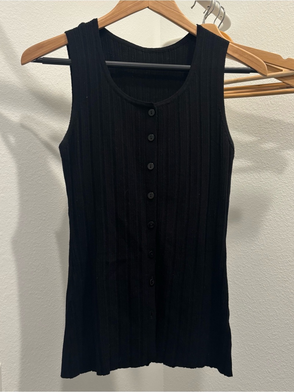 Black Ribbed Button-Front Sleeveless Tank Top